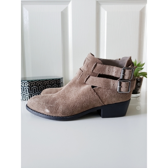 Topshop | "Monti2" Suede Cutout Ankle Booties - Picture 5 of 9